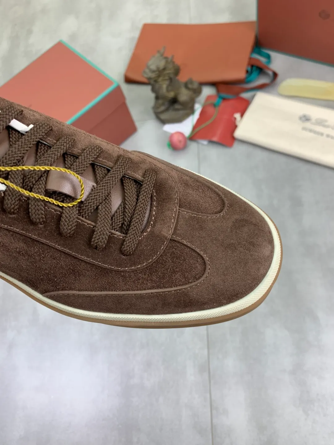 Men's men's shoes 💰P580 New model 💰 The latest casual shoes Loro Piana 💯 Top grade 💯 Buy the original copy 💯 Founded the existing Loro Piana company on April 24, 1924. It is the sixth generation of family operation, providing the best quality products to customers who are discerning about taste and quality. Imported original fly woven fabric with cowhide fabric, plain calfskin lining, hand-stitched thread with cowhide feet, original packaging, high-end outsole, size: 38-45 (customized for 46), 8️⃣ colors available